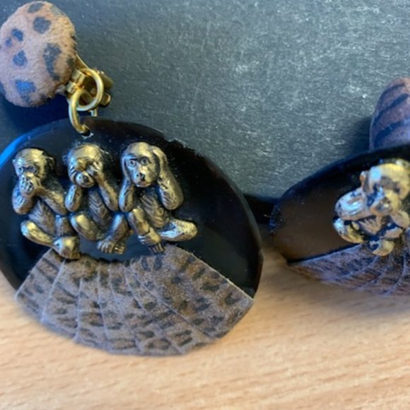 Speak no evil, see no evil , hear no evil fun earrings - Picture 7 of 7